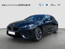 Black sapphire metallic Gebraucht 2024 BMW 120 M Sport Kleinwagen | 37.885 € (Fairer Preis)