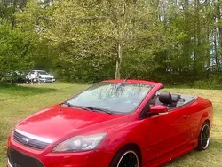 Rot Gebraucht 2010 Ford Focus Cabriolet Cabrio | 3.500 € (Fairer Preis)