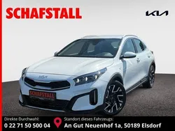 Weiss ((hw2) deluxeweiss met.) Gebraucht 2024 Kia XCeed Comfort SUV | 24.979 € (Superpreis)
