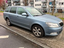 Blau Gebraucht 2010 Skoda Octavia Ambiente Kombi | 3.400 €