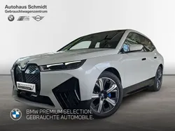 Mineralweiß Gebraucht 2024 BMW iX Sport Line SUV | 74.880 € (Fairer Preis)