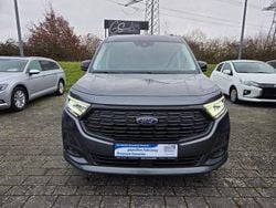 Silber Gebraucht 2024 Ford Tourneo Connect Sport Van / Kleinbus | 31.890 € (Etwas zu teuer)