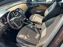 Braun Gebraucht 2012 Opel Astra Kombi | 3.595 € (Guter Preis)