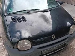 Schwarz Gebraucht 2002 Renault Twingo Kleinwagen | 1.000 € (Etwas zu teuer)