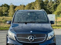 Blau Gebraucht 2017 Mercedes V250 AMG Van / Kleinbus | 32.899 € (Fairer Preis)
