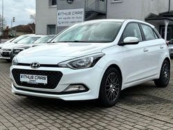 Weiß Gebraucht 2015 Hyundai i20 Classic Kleinwagen | 6.590 € (Fairer Preis)
