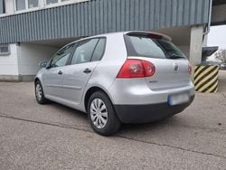 Silber Gebraucht 2005 VW Golf IV Kleinwagen | 4.000 €