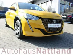 Gelb Gebraucht 2021 Peugeot e-208 Active Kleinwagen | 12.950 € (Superpreis)
