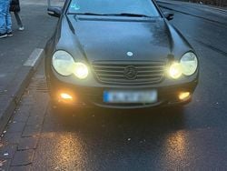 Andere farben Gebraucht 2005 Mercedes C200 Coupé | 2.200 € (Guter Preis)