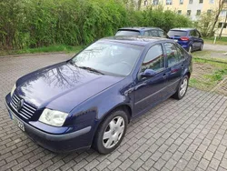 Blau Gebraucht 2000 VW Bora Limousine | 2.800 € (Etwas zu teuer)