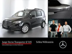 Schwarz Gebraucht 2024 Mercedes T180 Progressive Van / Kleinbus | 33.470 € (Teuer)