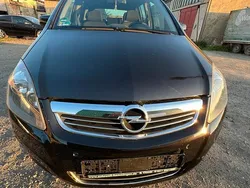Schwarz Gebraucht 2011 Opel Zafira Van / Kleinbus | 4.300 € (Fairer Preis)