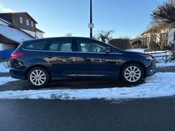 Blau Gebraucht 2015 Ford Focus Kombi | 5.200 € (Guter Preis)