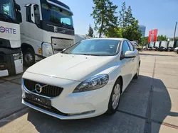 Weiß Gebraucht 2017 Volvo V40 Kombi | 10.472 € (Guter Preis)