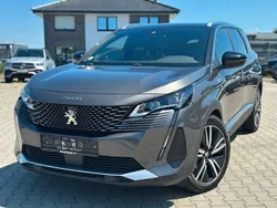 Grau Gebraucht 2021 Peugeot 5008 GT-line Van / Kleinbus | 24.276 € (Teuer)