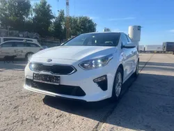 Weiß Gebraucht 2020 Kia Ceed Vision Limousine | 16.999 € (Fairer Preis)
