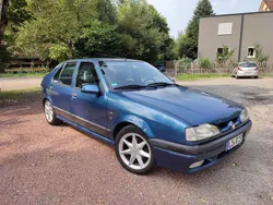 Blau Gebraucht 1993 Renault 19 Limousine | 1.590 €