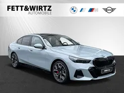 Grau Gebraucht 2024 BMW i5 Sport Line Limousine | 63.990 €