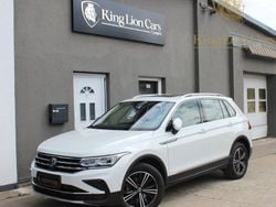 Oryxweiß perlmutteffekt Gebraucht 2023 VW Tiguan Elegance SUV | 30.480 € (Superpreis)