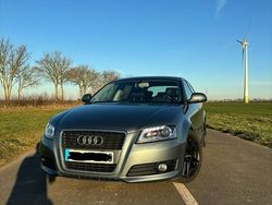 Grau Gebraucht 2009 Audi A3 Sportback Kleinwagen | 6.800 € (Fairer Preis)
