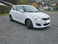 Weiß Gebraucht 2012 Suzuki Swift Comfort Kleinwagen | 7.600 € (Etwas zu teuer)