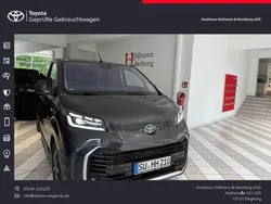 Grau Gebraucht 2024 Toyota Proace Verso Team Kombi | 44.900 € (Etwas zu teuer)