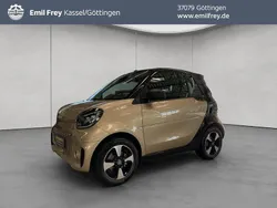 Gelb Gebraucht 2024 Smart ForTwo Electric Drive Passion Cabrio | 18.540 € (Teuer)