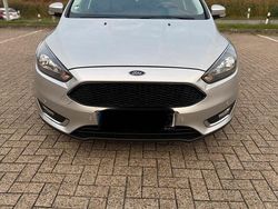 Silber Gebraucht 2016 Ford Focus Titanium Limousine | 5.500 € (Superpreis)