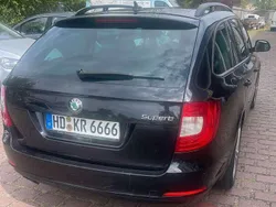 Schwarz Gebraucht 2012 Skoda Superb Active Kombi | 7.250 € (Fairer Preis)