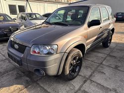 Grau Gebraucht 2004 Ford Maverick SUV | 2.499 €