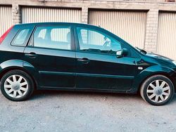 Schwarz Gebraucht 2002 Ford Fiesta Kleinwagen | 950 €