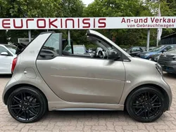 Gold Gebraucht 2017 Smart ForTwo Cabrio Brabus Cabrio | 41.999 €