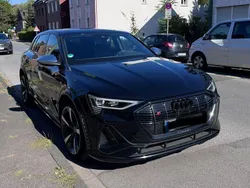 Schwarz Gebraucht 2022 Audi e-tron Ambiente SUV | 40.000 €