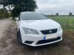 Weiß Gebraucht 2015 Seat Leon I-Tech Limousine | 6.499 € (Etwas zu teuer)