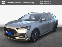 Silber Gebraucht 2023 Ford Focus ST-Line X Limousine | 21.900 € (Guter Preis)