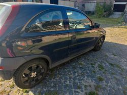Blau Gebraucht 2004 Opel Corsa Kleinwagen | 650 € (Guter Preis)