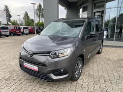 Grau Gebraucht 2024 Toyota Proace Verso City Kombi | 27.879 € (Fairer Preis)
