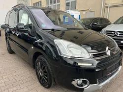 Schwarz Gebraucht 2014 Citroën Berlingo SELECTION Van / Kleinbus | 8.690 € (Fairer Preis)