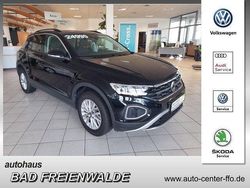 Schwarz Gebraucht 2024 VW T-Roc Life SUV | 24.990 € (Etwas zu teuer)