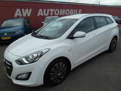 Weiß Gebraucht 2015 Hyundai i30 Trend Kombi | 5.900 € (Fairer Preis)