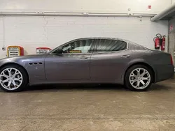 Grau Gebraucht 2009 Maserati Quattroporte Limousine | 25.900 € (Teuer)