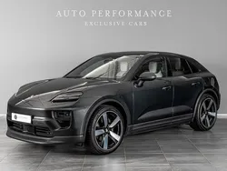 Grau Gebraucht 2024 Porsche Macan 4 Electric SUV | 83.181 € (Superpreis)
