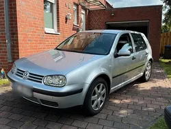Silber Gebraucht 2002 VW Golf IV Kleinwagen | 2.000 € (Etwas zu teuer)