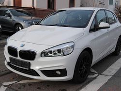 Weiß Gebraucht 2015 BMW 218 Active Tourer Sport Line Van / Kleinbus | 9.980 € (Fairer Preis)