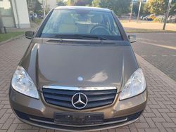 Gold Gebraucht 2009 Mercedes A180 Limousine | 1.990 € (Superpreis)