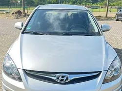 Grau Gebraucht 2011 Hyundai i30 Comfort Limousine | 7.500 € (Etwas zu teuer)