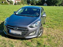 Grau Gebraucht 2015 Hyundai i30 Kombi | 5.900 € (Guter Preis)