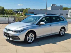 Silber Gebraucht 2022 VW Golf VIII Life Kombi | 15.999 € (Fairer Preis)