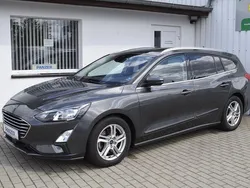 Grau Gebraucht 2019 Ford Focus Limousine | 11.840 € (Guter Preis)