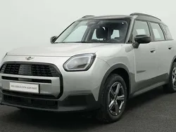 Grau Gebraucht 2024 Mini Countryman Classic SUV | 30.708 € (Guter Preis)